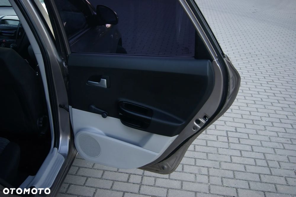 Kia Ceed 1.4 CVVT Attract - 26