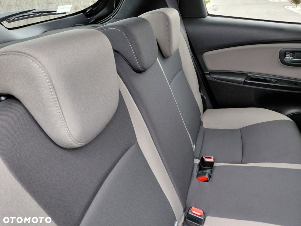 Toyota Yaris - 16