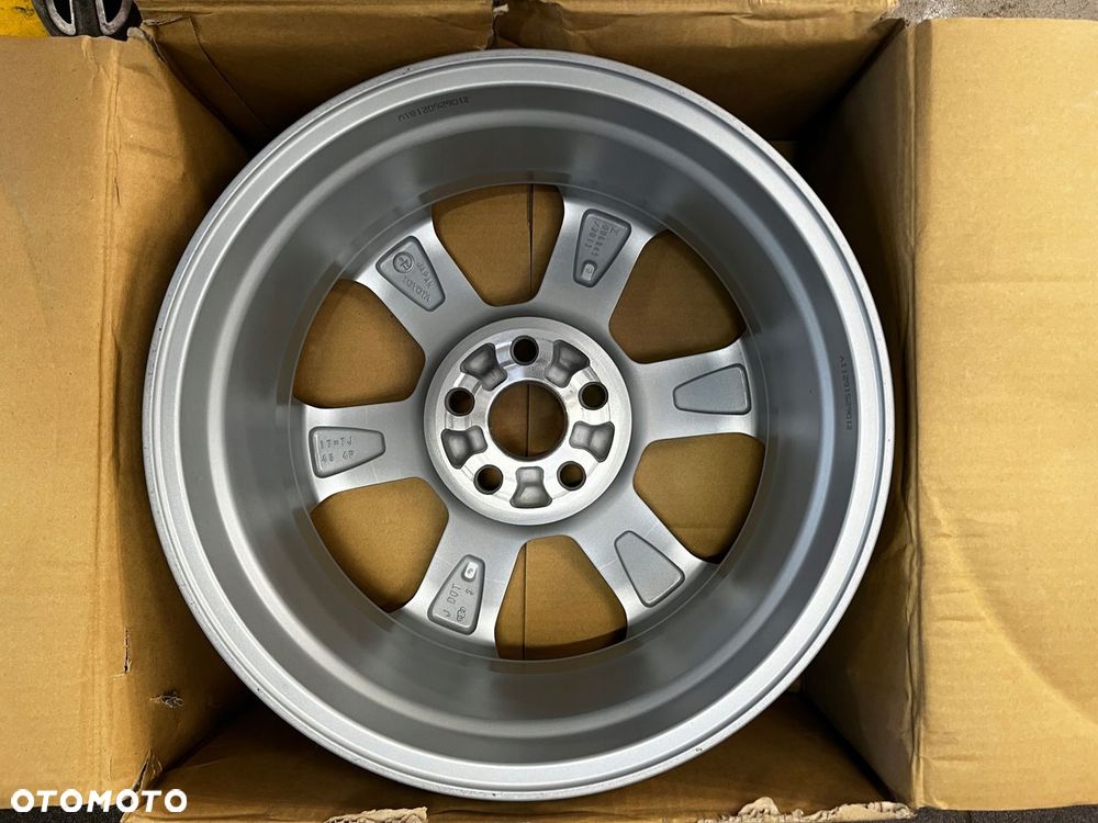 Felga TOYOTA RAV4 AVENSIS 7x17 ET45 42611-42381 - 2
