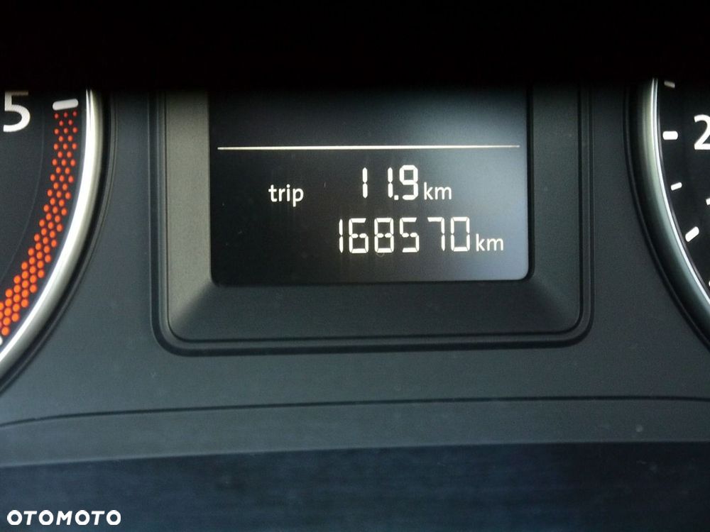 Volkswagen Touran - 18
