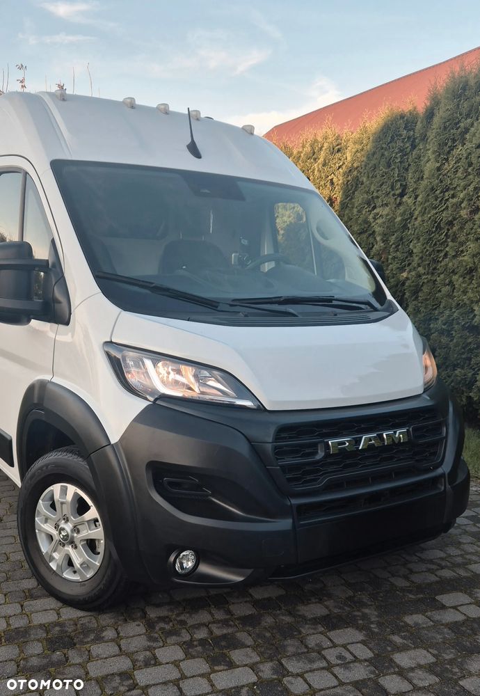RAM PROMASTER 2500 - 4