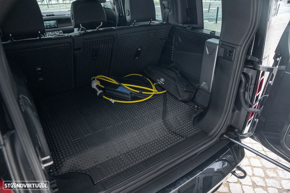 Land Rover Defender 2.0 P400e 110 AWD - 31