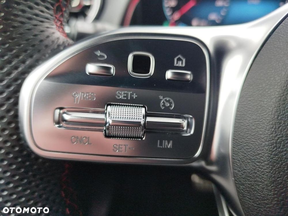 Mercedes-Benz GLB - 18