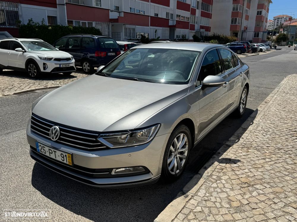 VW Passat 2.0 TDI Confortline - 8