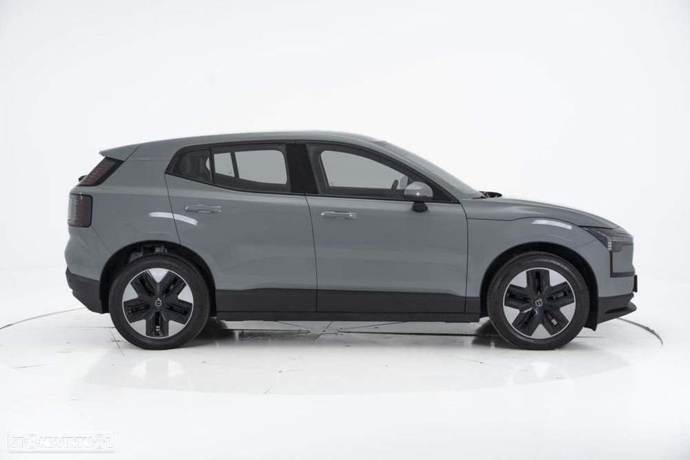 Volvo EX 30 Single Motor Extended Range RWD Core — fotografia 2