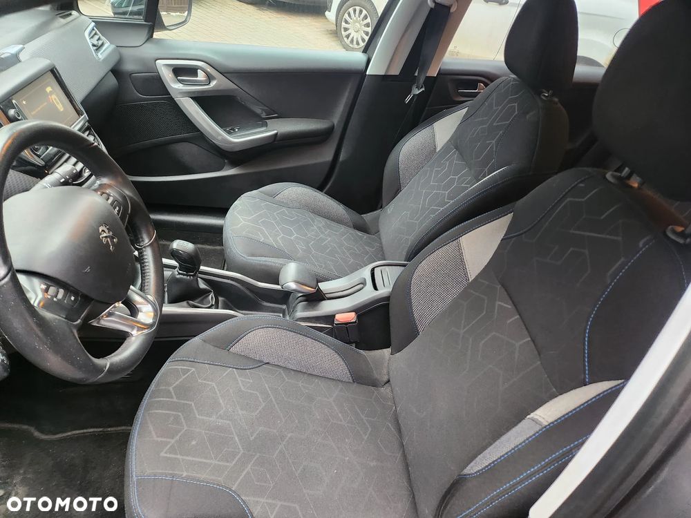 Peugeot 2008 BlueHDi 100 STOP & START Style - 4