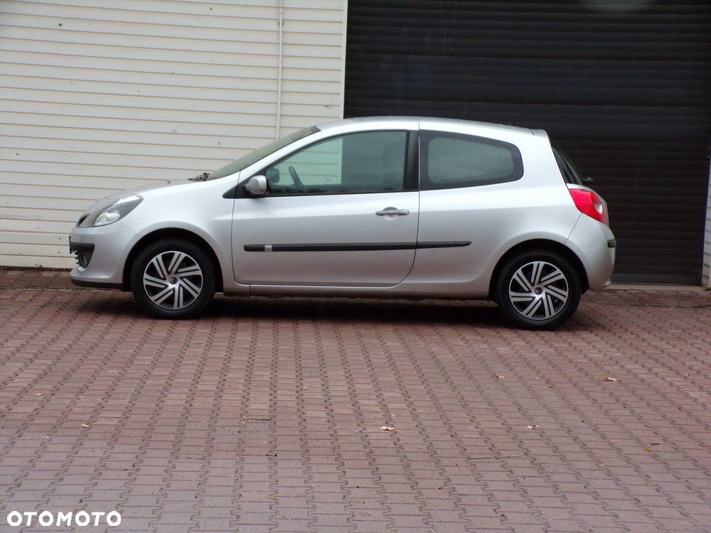 Renault Clio - 10