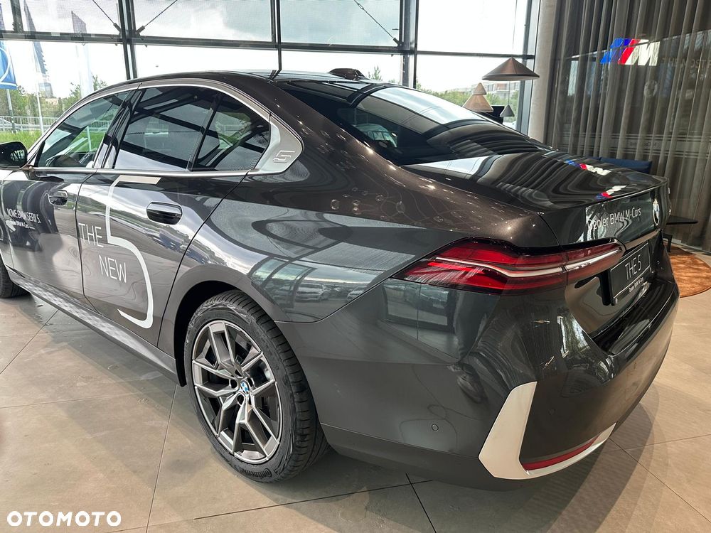 BMW Seria 5 520d mHEV - 4