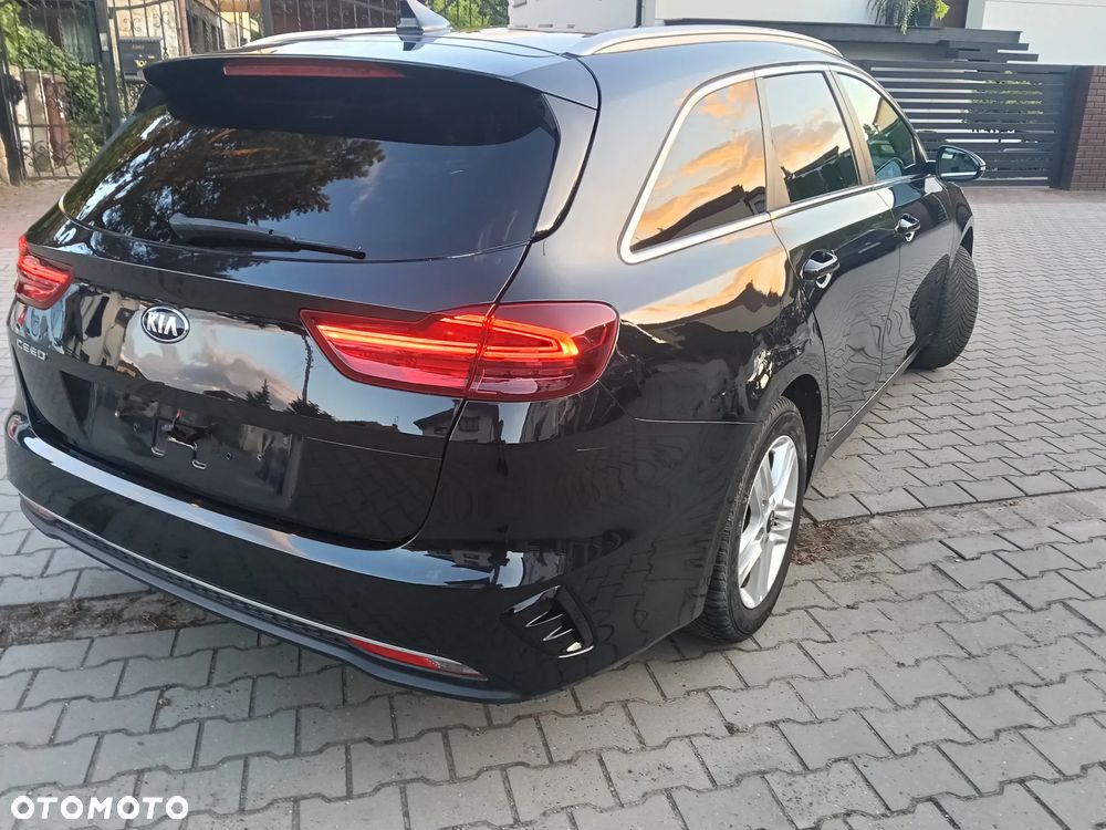 Kia Ceed - 8