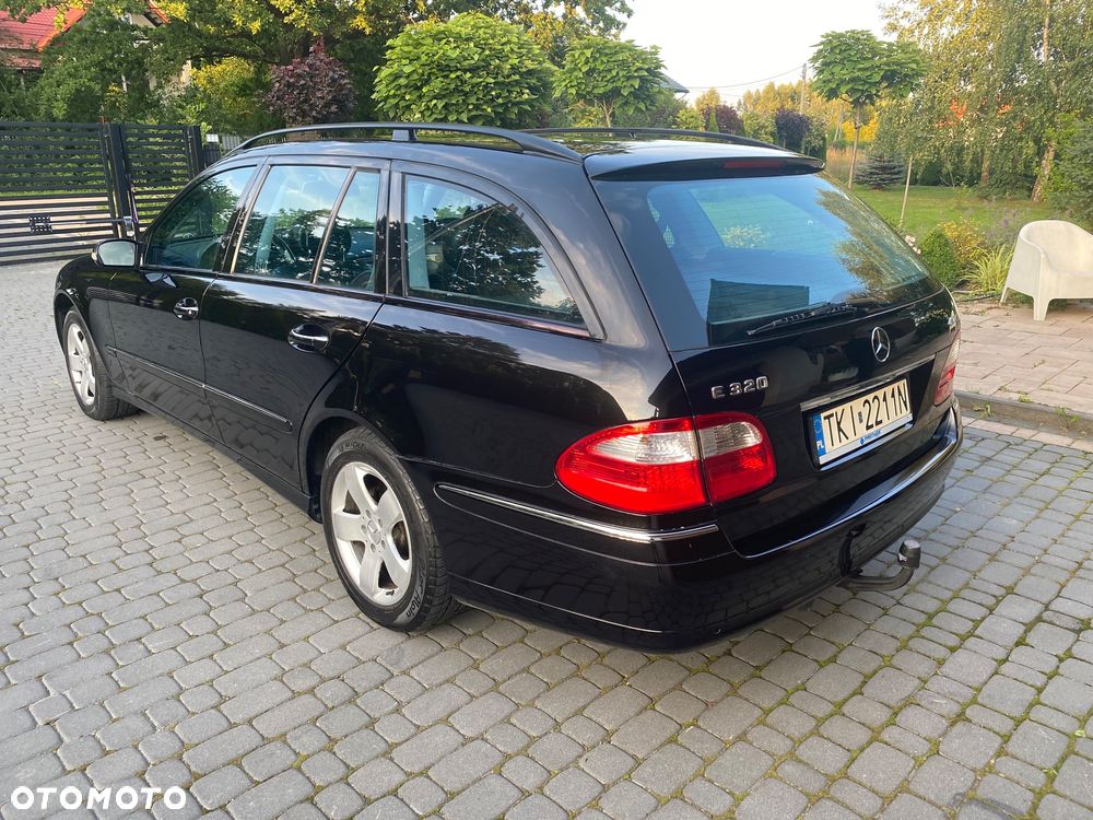 Mercedes-Benz Klasa E 320 T 4Matic Avantgarde - 26