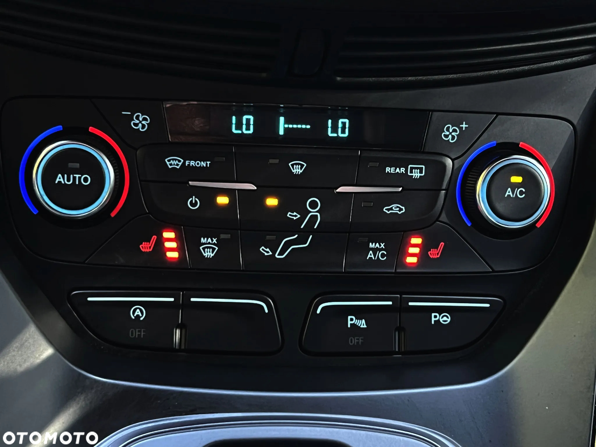 Ford Kuga 1.5 EcoBlue ST-LINE - 31