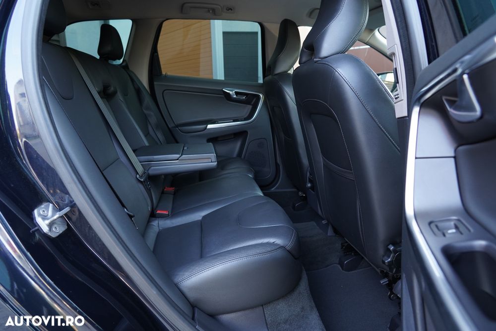 Volvo XC 60 D5 AWD Aut. Summum - 12