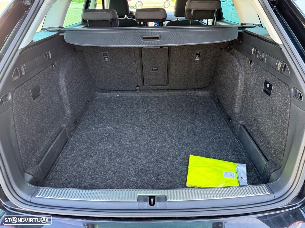 VW Passat Variant 2.0 TDi Business DSG - 18