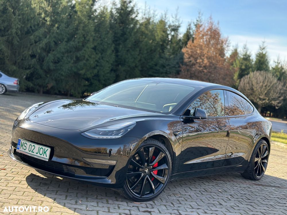 Tesla Model 3 - 3