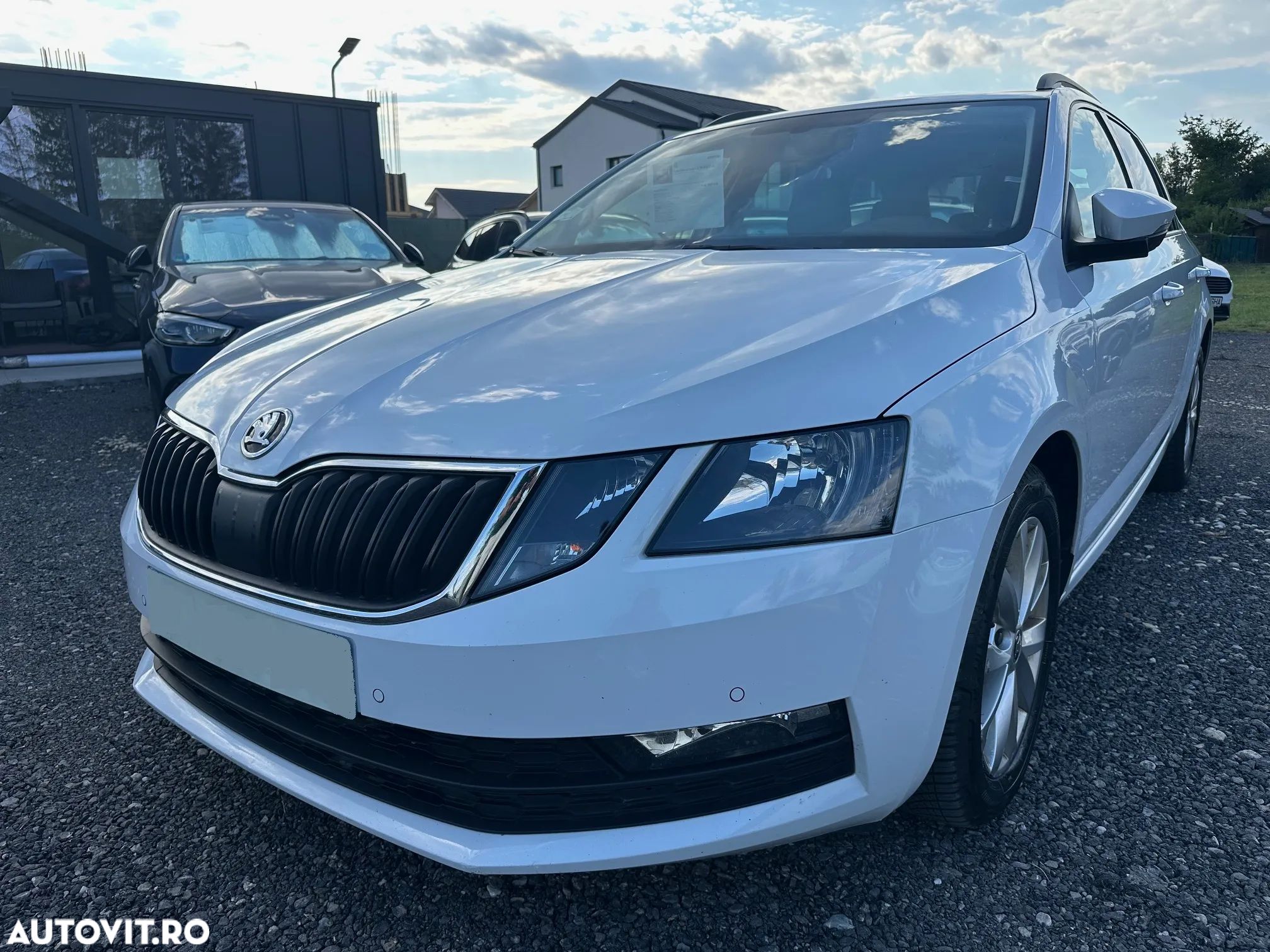 Skoda Octavia Combi 1.6 TDI DSG Style - 1