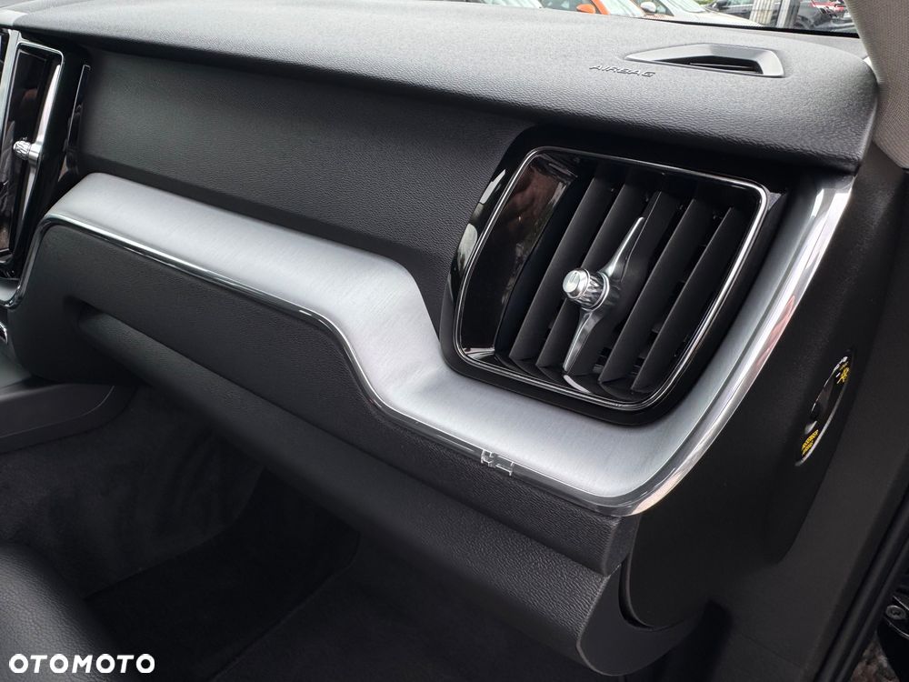 Volvo XC 60 B4 D Geartronic Momentum Pro - 31