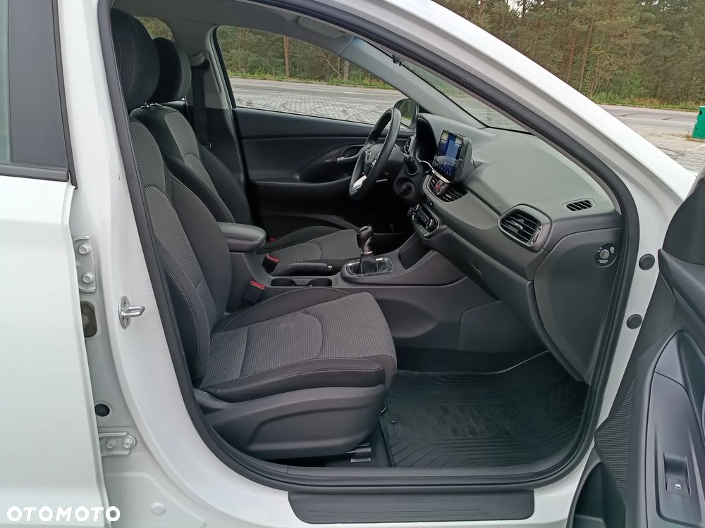 Hyundai i30 1.4 Classic + - 9