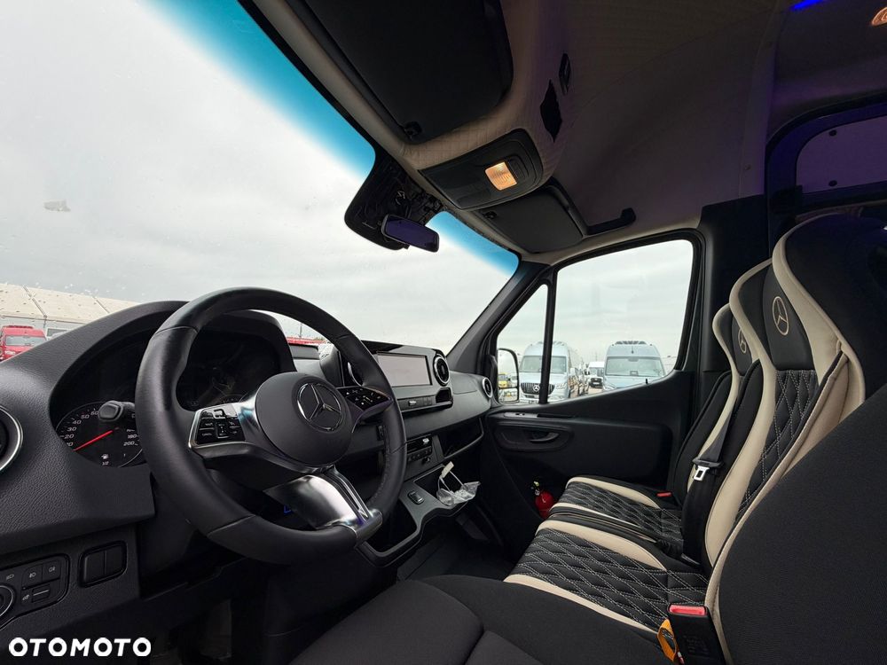Mercedes-Benz Sprinter 519 - 25
