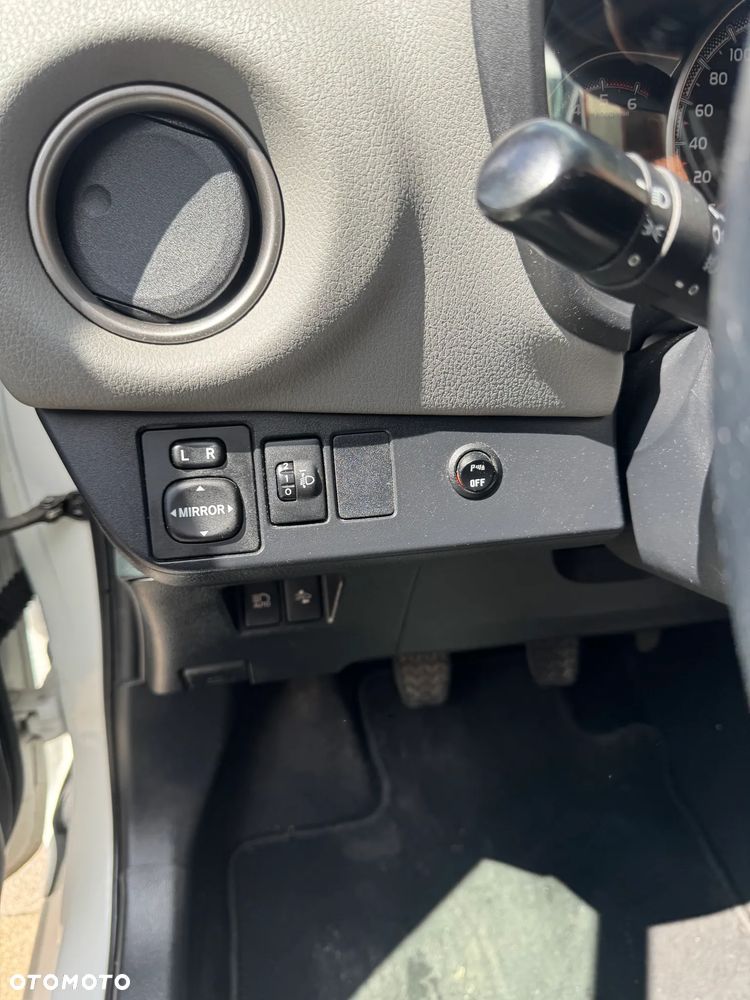 Toyota Yaris 1.4 D-4D Lounge - 17
