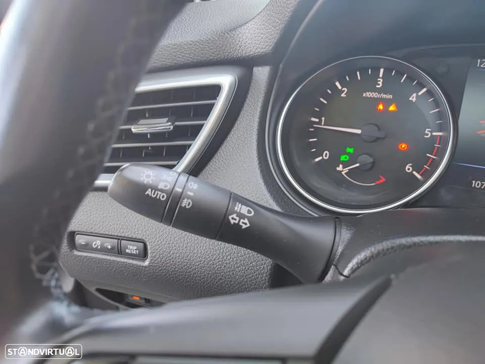 Nissan Qashqai 1.5 dCi N-Connecta J18+Led - 14