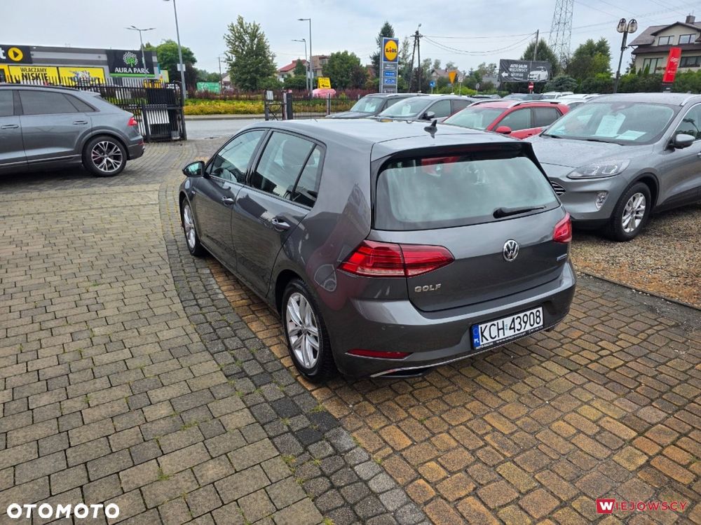 Volkswagen Golf - 8
