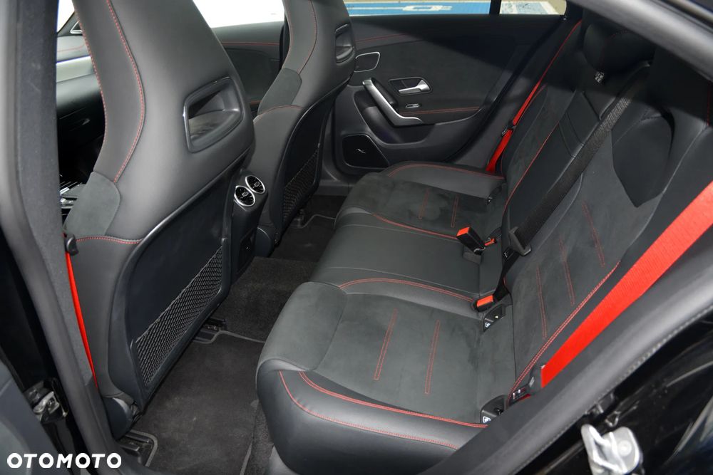 Mercedes-Benz CLA - 11