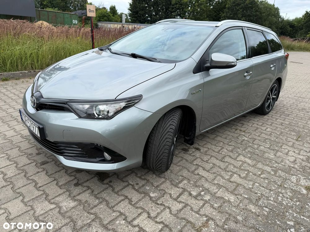 Toyota Auris Hybrid 135 Premium - 1