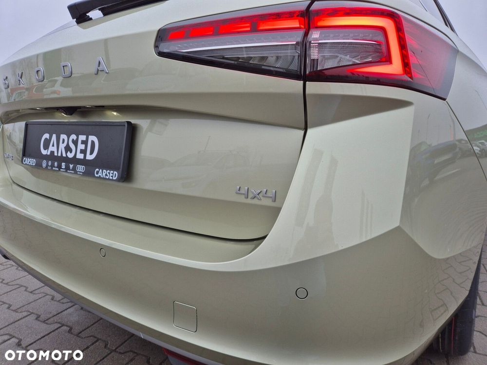Skoda Superb 2.0 TDI SCR 4x4 L&K DSG - 11