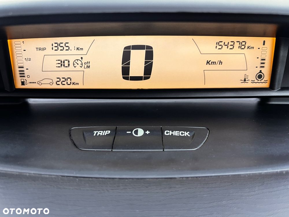 Citroën C4 1.4 16V Magic - 17