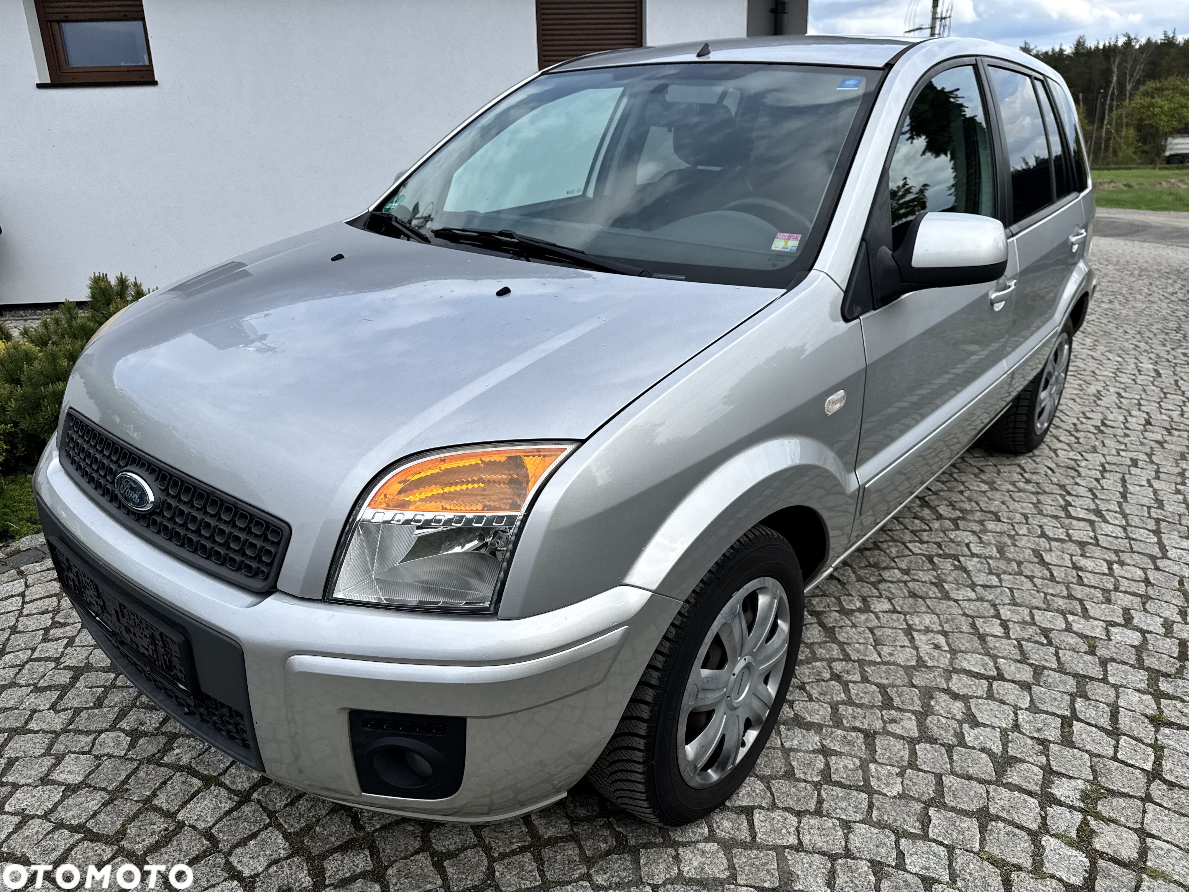 Ford Fusion - 1