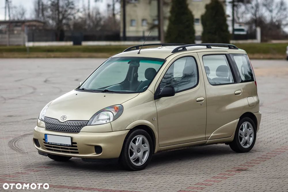 Toyota Yaris Verso 1.3 Sol - 1