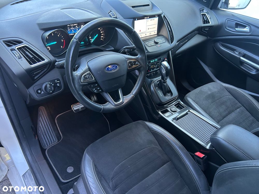 Ford Kuga 2.0 TDCi 4x4 ST-Line - 22