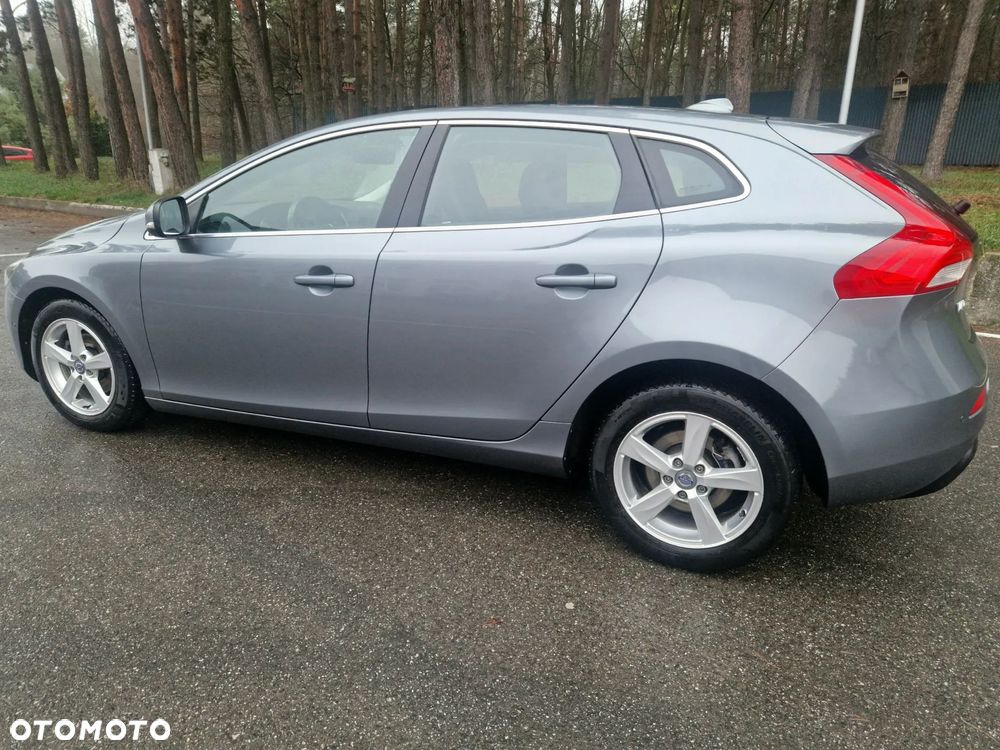 Volvo V40 D2 Momentum - 2