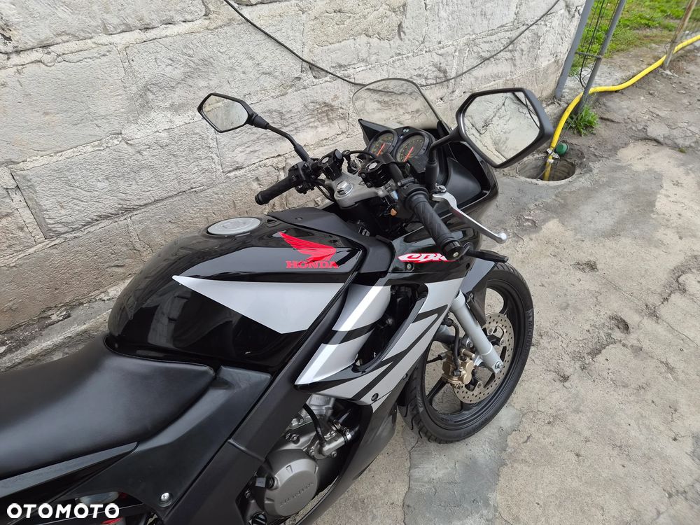 Honda CBR - 7