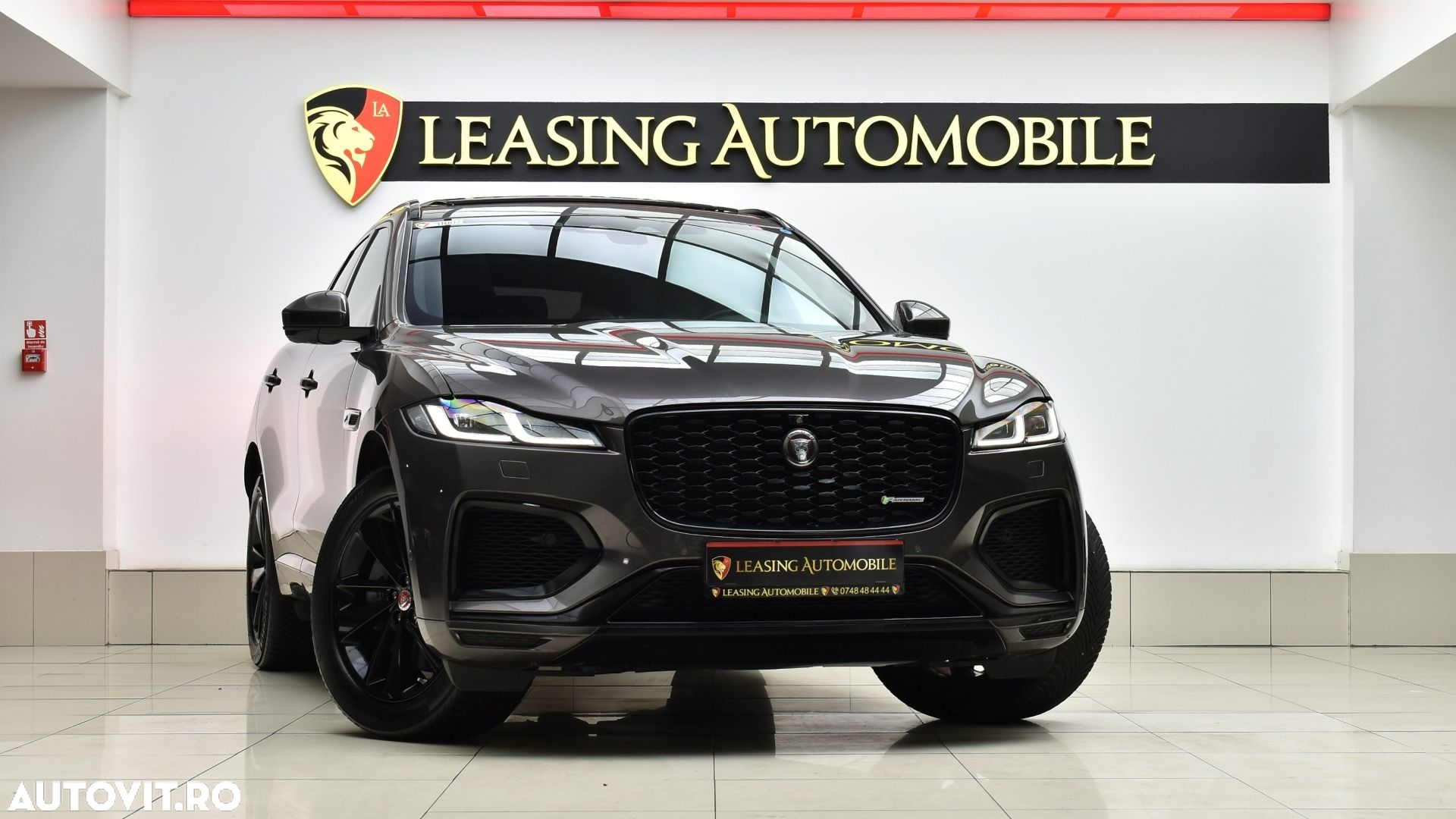 Jaguar F-Pace P400e AWD R-Dynamic SE - 4