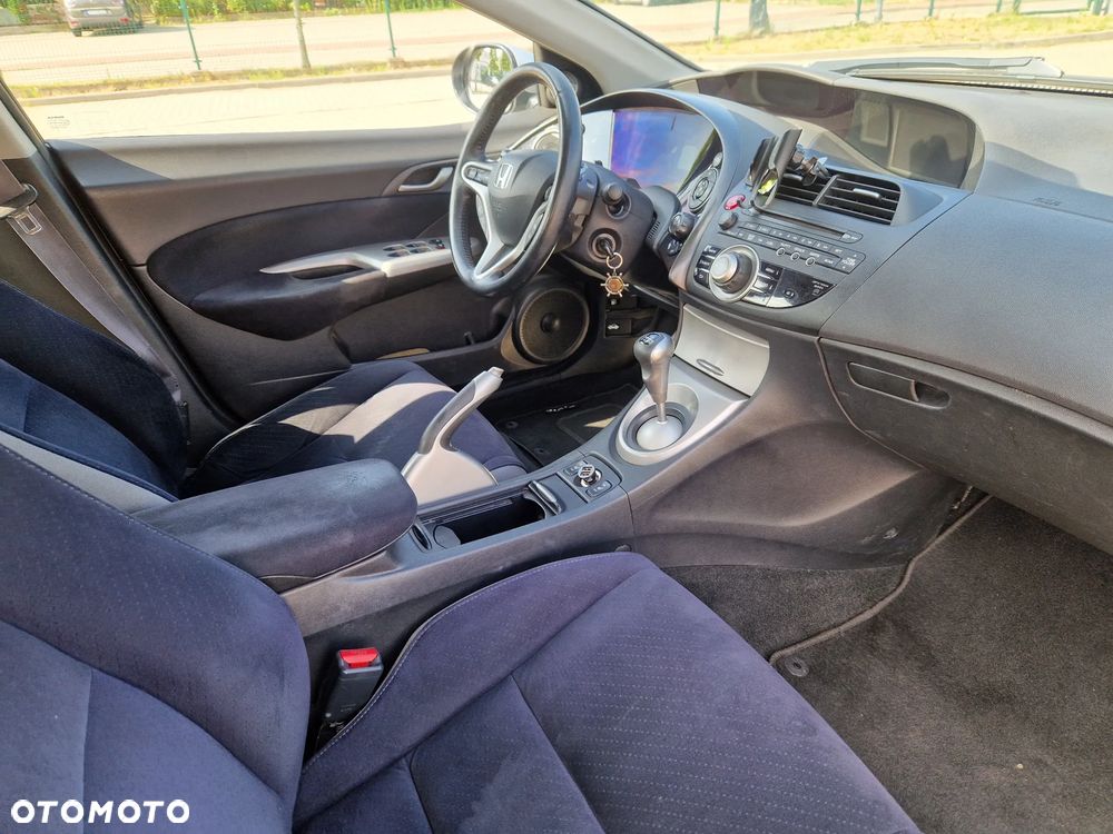 Honda Civic 1.8 Executive - 11