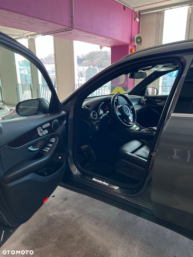 Mercedes-Benz GLC 300 4Matic 9G-TRONIC - 9