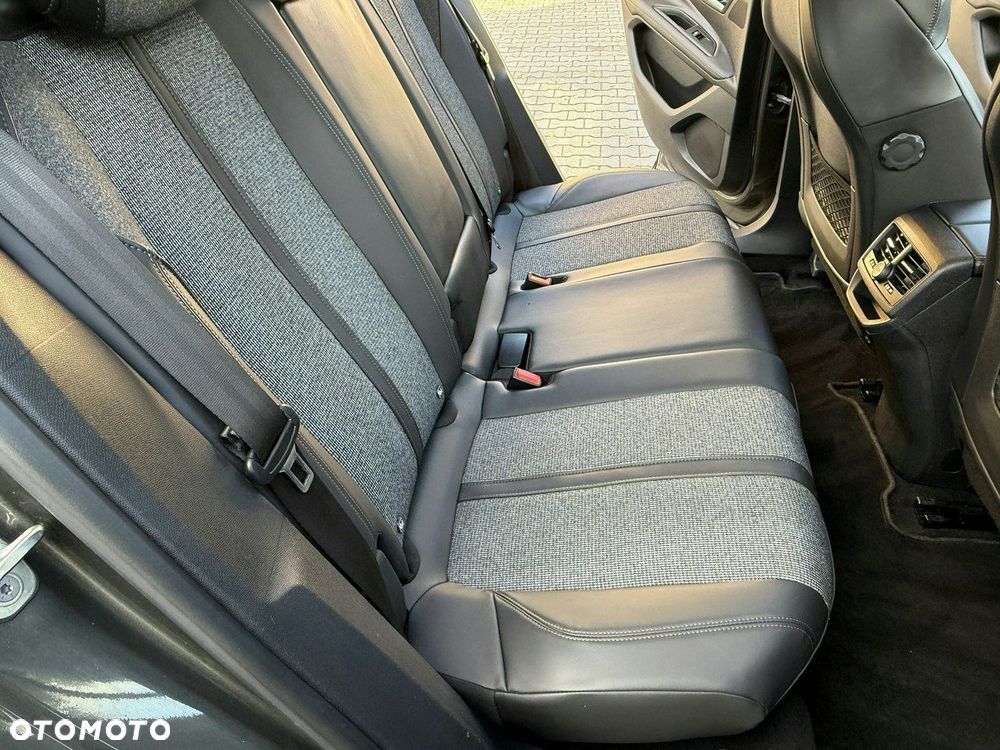 Peugeot 3008 1.5 BlueHDi Allure Pack S&S EAT8 - 17