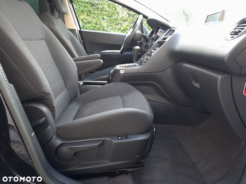 Peugeot 5008 - 11
