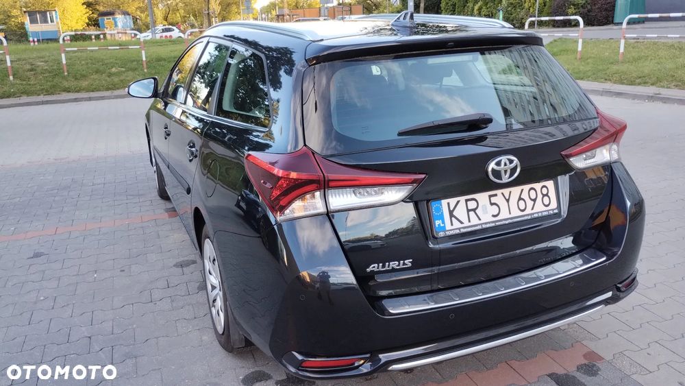Toyota Auris 1.6 Premium - 4