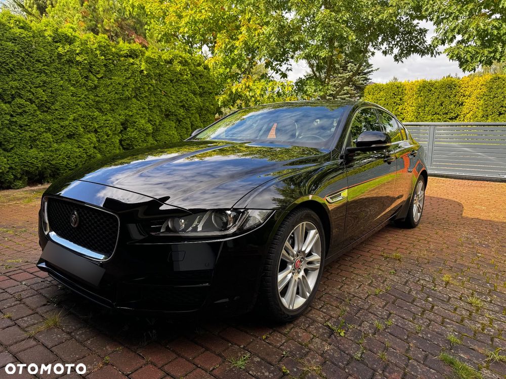 Jaguar XE 2.0 D Prestige - 1