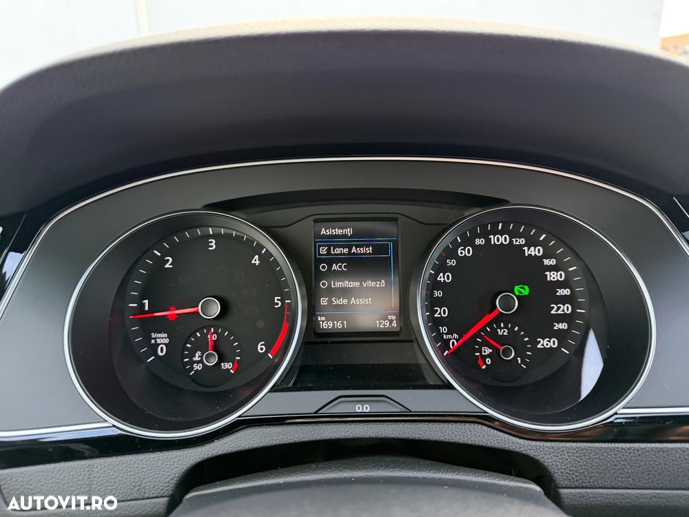 Volkswagen Passat 2.0 TDI SCR DSG 4Motion Elegance - 17