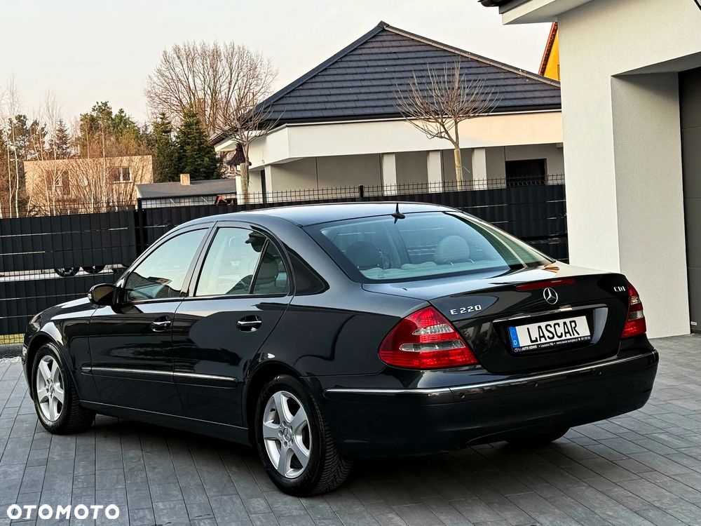 Mercedes-Benz Klasa E 220 CDI Automatik Elegance - 23