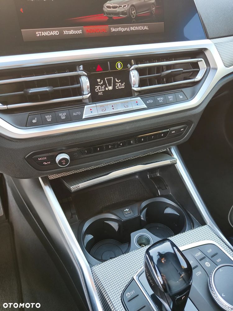 BMW Seria 3 330e M Sport - 31