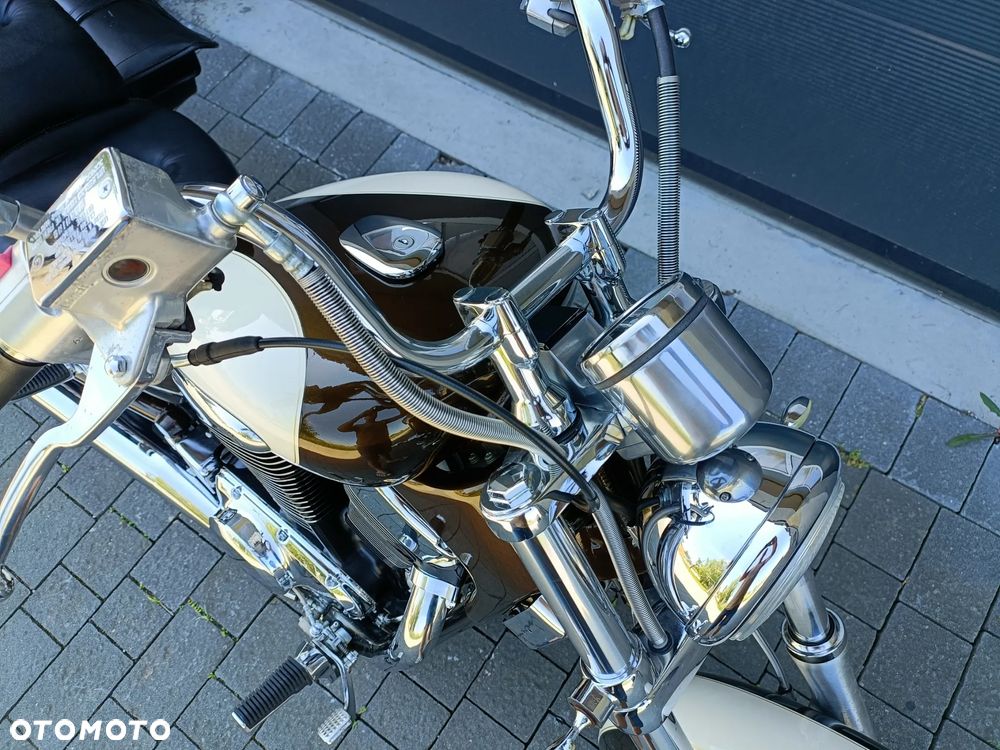 Suzuki Intruder - 9
