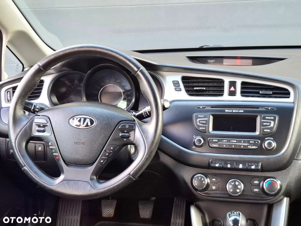 Kia Ceed 1.4 CVVT Spirit - 32