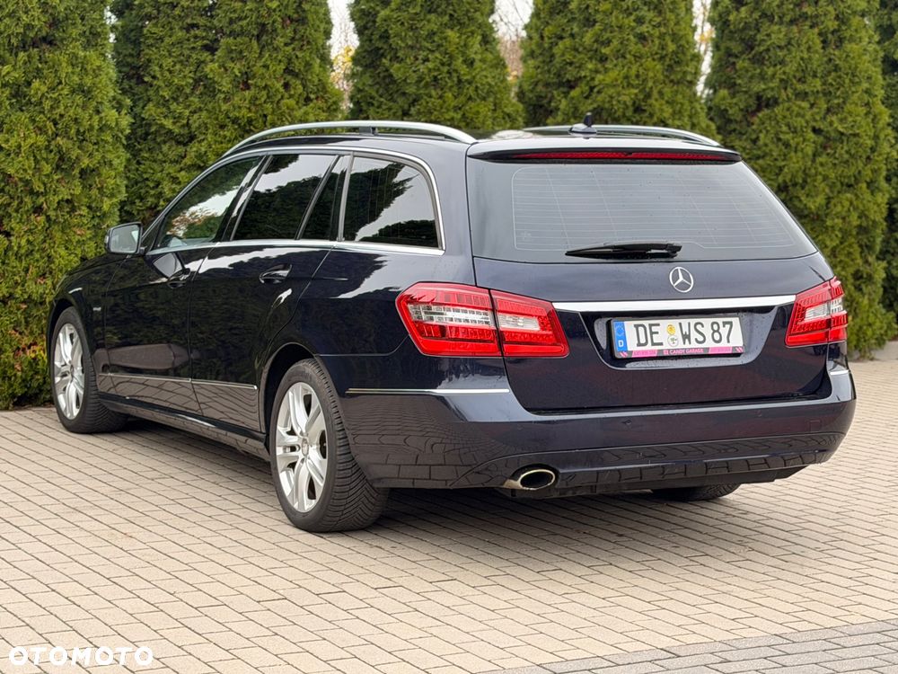 Mercedes-Benz Klasa E ver-200-cgi-blueefficiency-avantgarde - 4