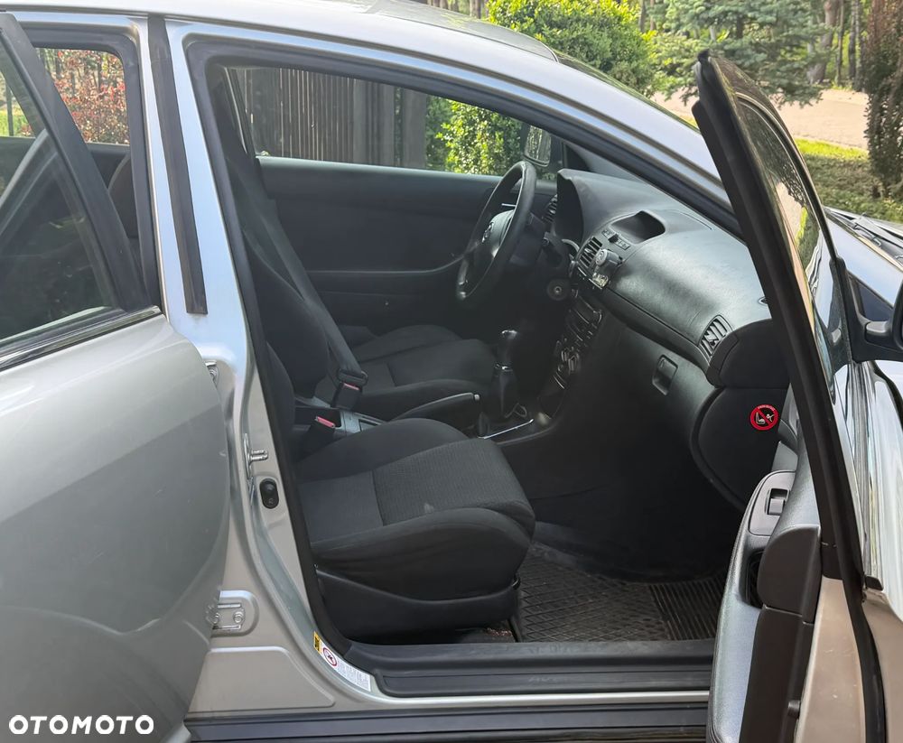 Toyota Avensis 1.8 VVT-i Terra - 8
