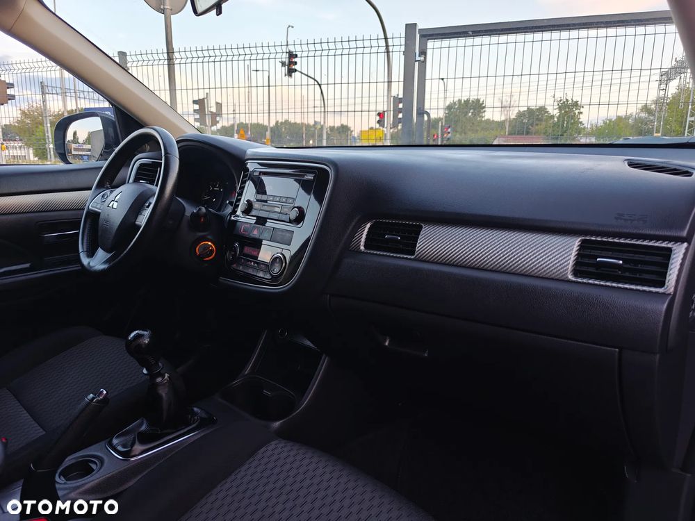 Mitsubishi Outlander 2.2 DI-D 2WD Invite - 35