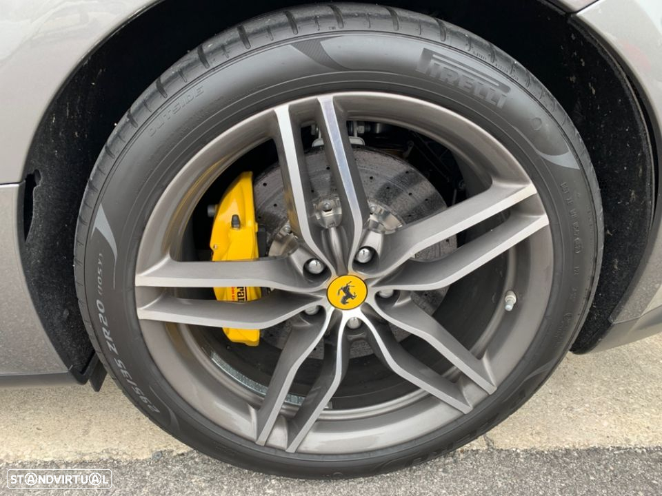 Ferrari FF - 15